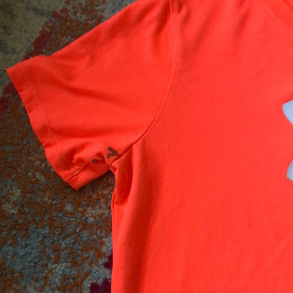 🧜🏼‍♀️3 for $15 item!🧜🏼‍♀️ Under Armour tee - Picture 3 of 4